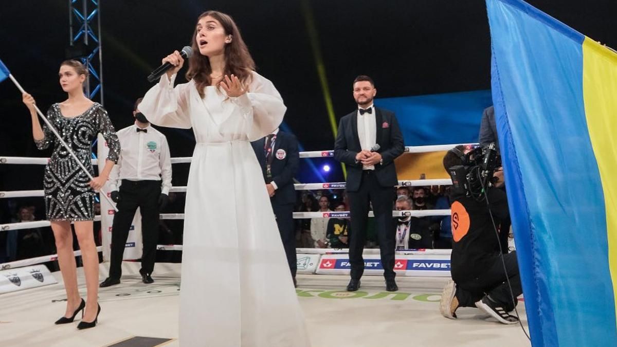 До мурашек: Jerry Heil исполнила гимн Украины на поединке боксера Беринчика – видео До мурашек: Jerry Heil исполнила гимн Украины на поединке боксера Беринчика – видео