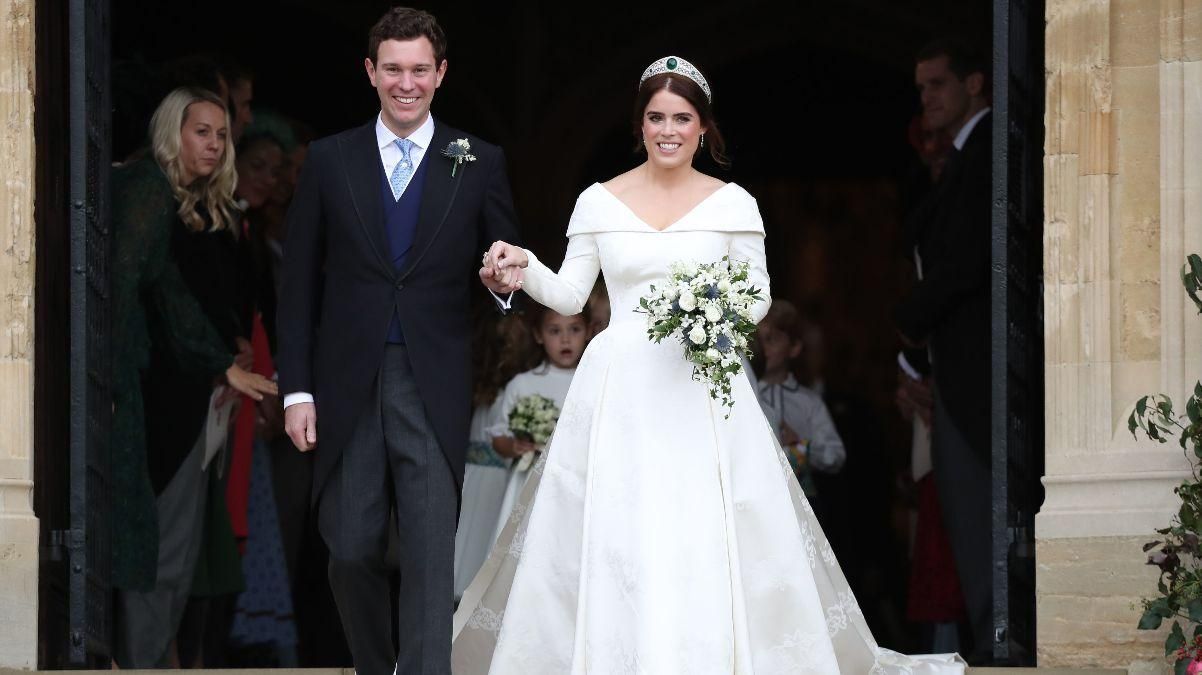 Принцесса Евгения опубликовала эксклюзивные фото с любимым по случаю годовщины свадьбы Принцесса Евгения опубликовала эксклюзивные фото с любимым по случаю годовщины свадьбы