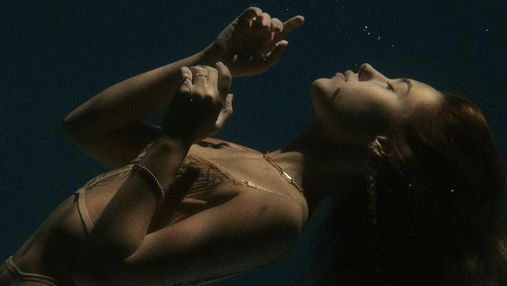 Обнажилась под водой: Даша Квиткова снялась в пикантной фотосессии в откровенном белье