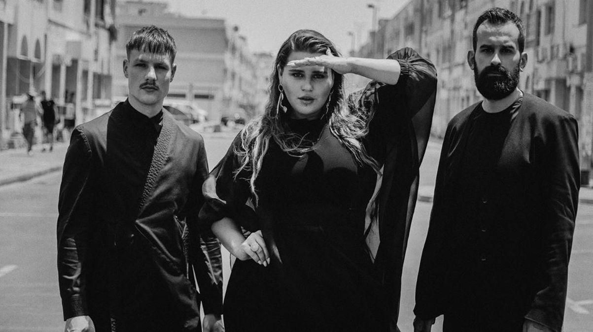 Снят в Чернобыле: группа KAZKA представила клип на песню "Остров" – жуткое видео Снят в Чернобыле: группа KAZKA представила клип на песню "Остров" – жуткое видео