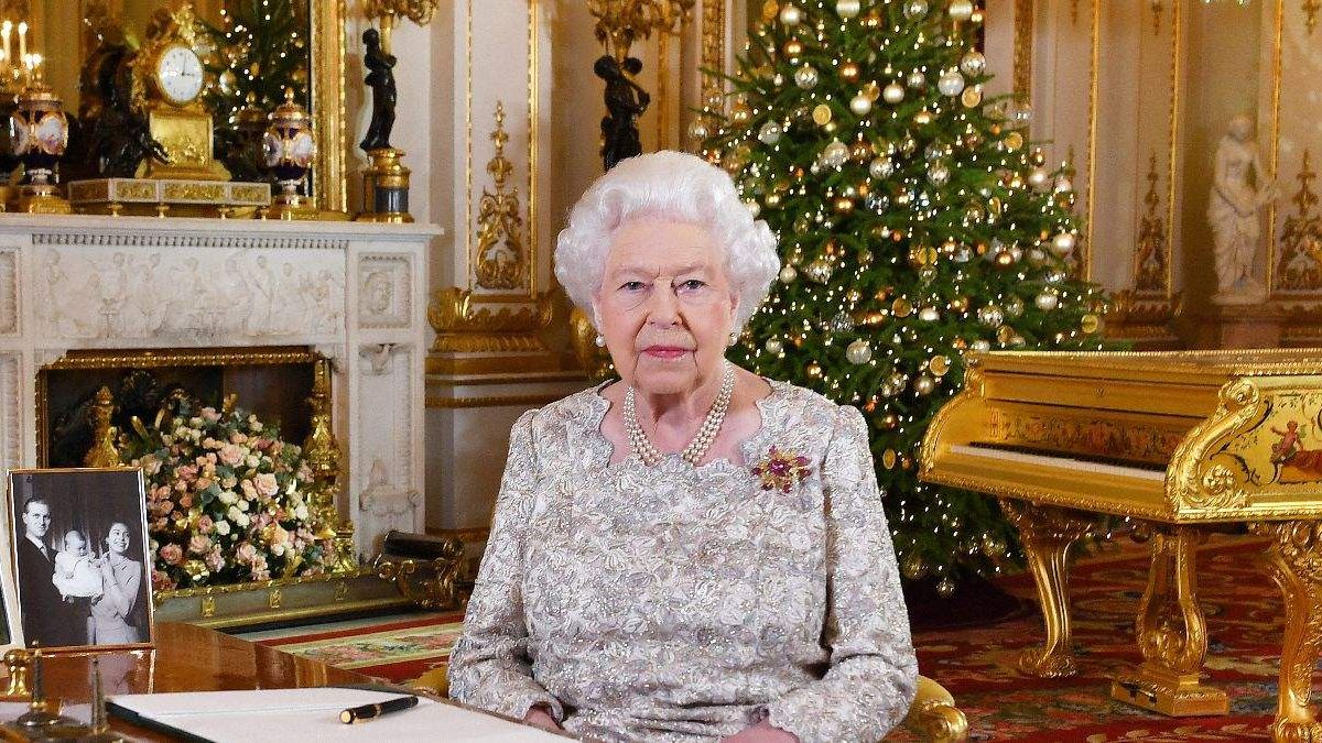 Новогодние традиции королевской семьи Великобритании: какие из них они нарушат в 2020