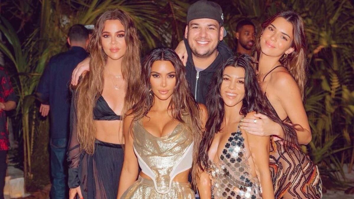 Сестри Кардашян-Дженнер Сестри Кардашян-Дженнер