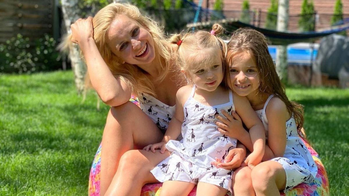 Лілія Ребрик з доньками
