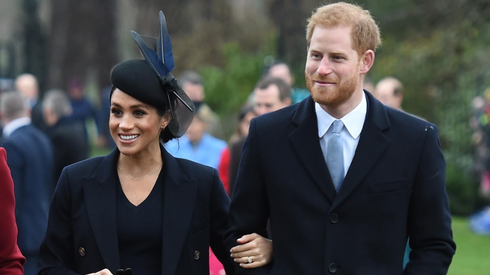 Меган Маркл і принц Гаррі перед різдвяною службою у 2018 році Меган Маркл і принц Гаррі перед різдвяною службою у 2018 році