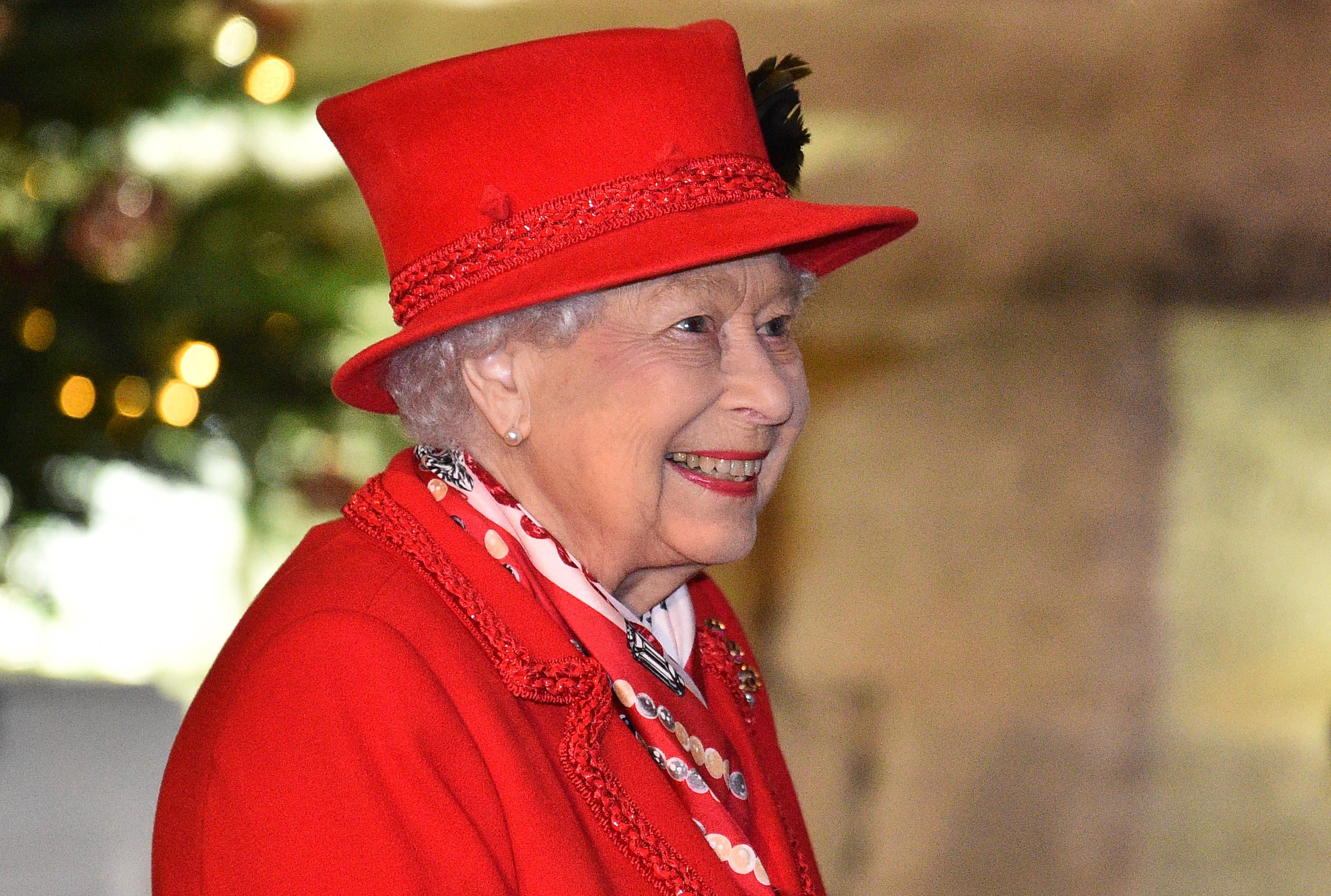 Традиційне привітання королеви Єлизавети ІІ - відео