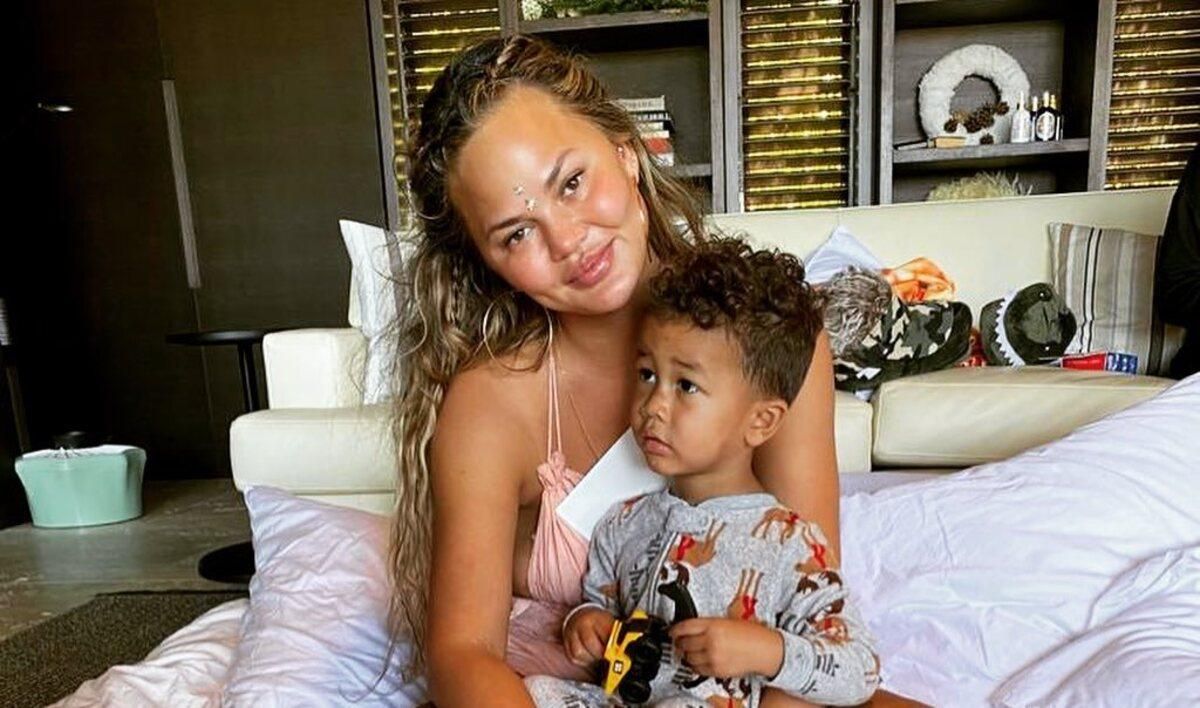 Крисси Тайген призналась, что больше не сможет иметь детей Крисси Тайген призналась, что больше не сможет иметь детей