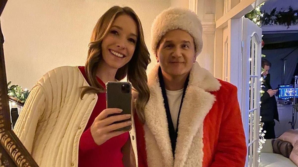 Катя Осадчая и Юрий Горбунов появились с сыном в центре Киева: фото Катя Осадчая и Юрий Горбунов появились с сыном в центре Киева: фото