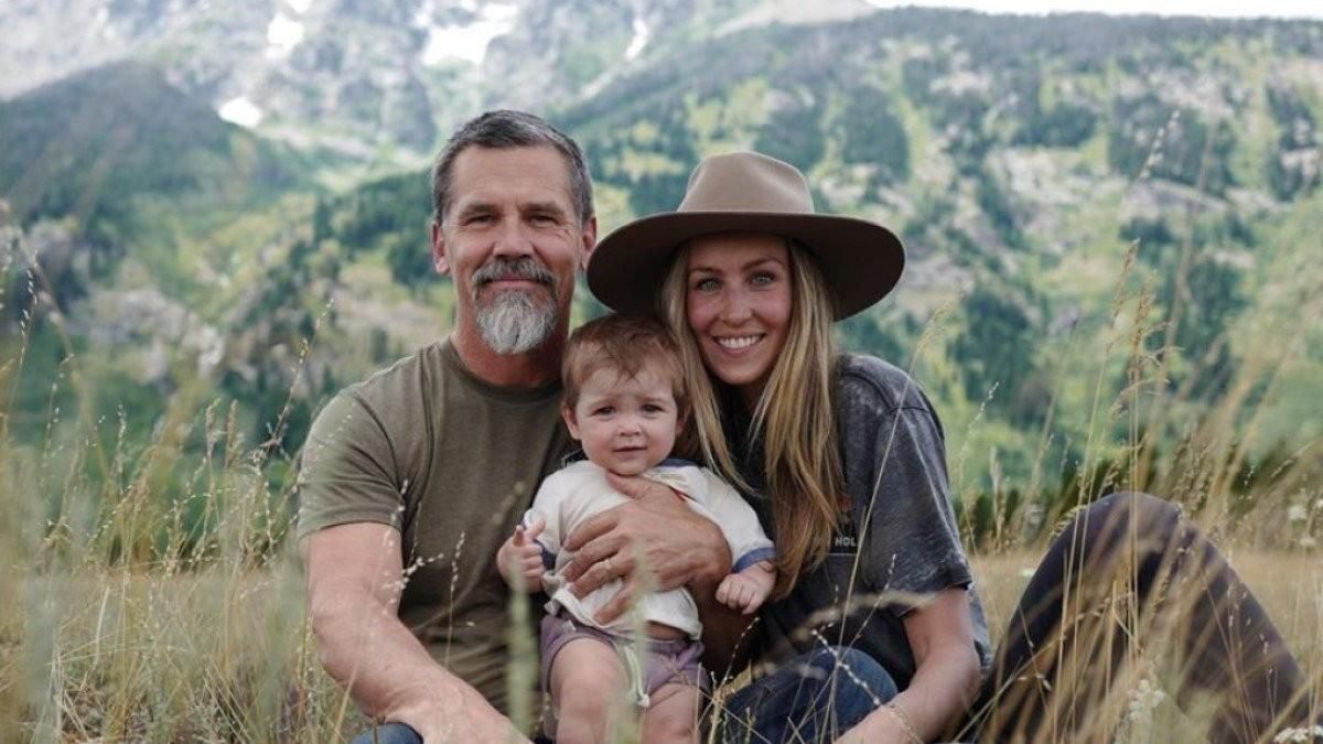 Зірка Месників Джош Бролін став батьком вчетверте: фото малюка Зірка Месників Джош Бролін став батьком вчетверте: фото малюка