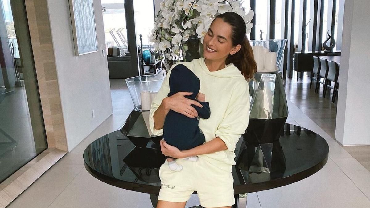 Олеся Стефанко показала підростаючого сина у Різдво Олеся Стефанко показала підростаючого сина у Різдво