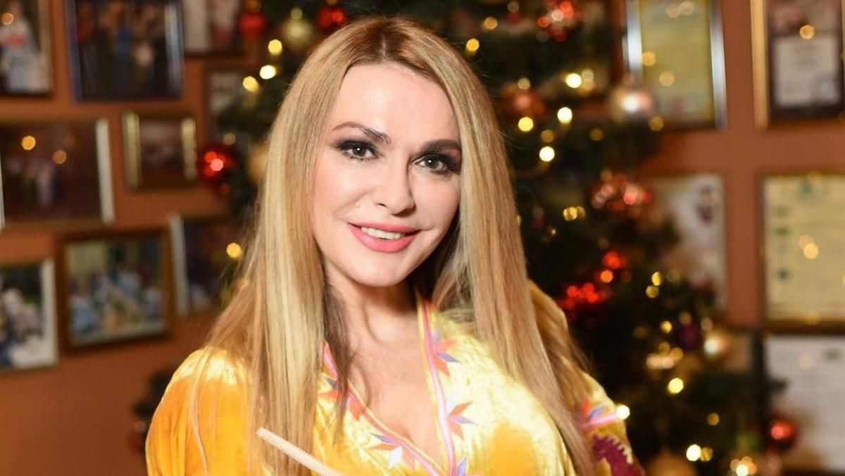 Ольга Сумська прикрасила дім одразу трьома ялинками: відео Ольга Сумська прикрасила дім одразу трьома ялинками: відео