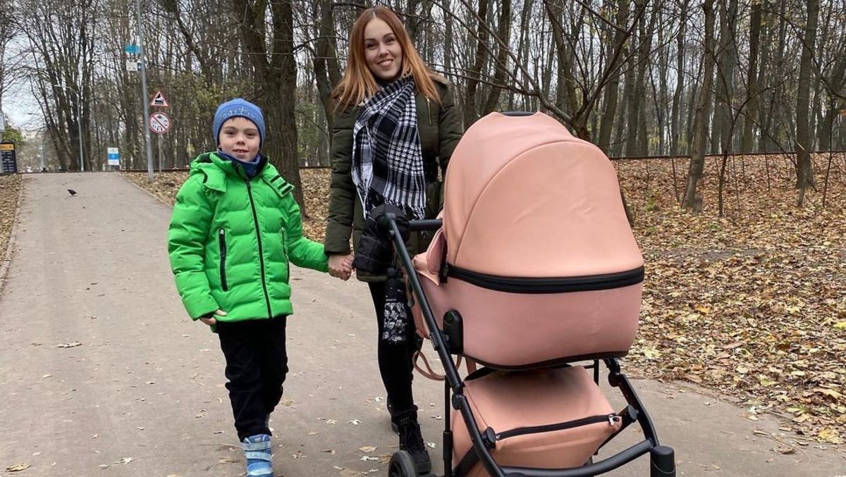 Alyosha показала зимнюю прогулку с дочкой – фото Alyosha показала зимнюю прогулку с дочкой – фото