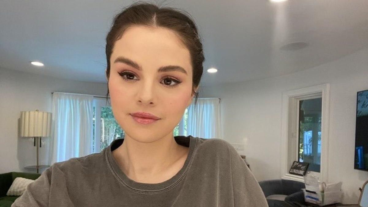 Гомес раскритиковала Facebook за распространение фейков о коронавирусе Гомес раскритиковала Facebook за распространение фейков о коронавирусе