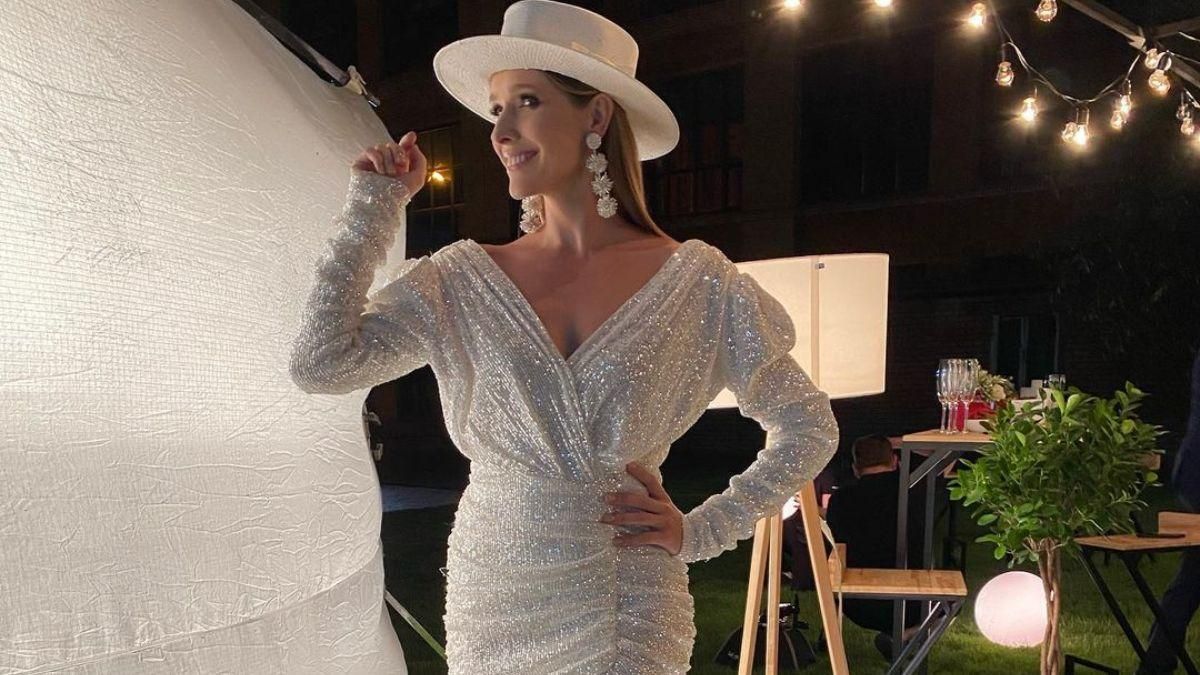 Катя Осадчая показала безупречный образ в автомобиле: фото Катя Осадчая показала безупречный образ в автомобиле: фото