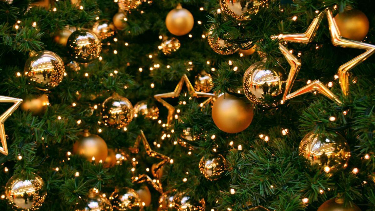 С Новым годом: подборка праздничных клипов С Новым годом: подборка праздничных клипов