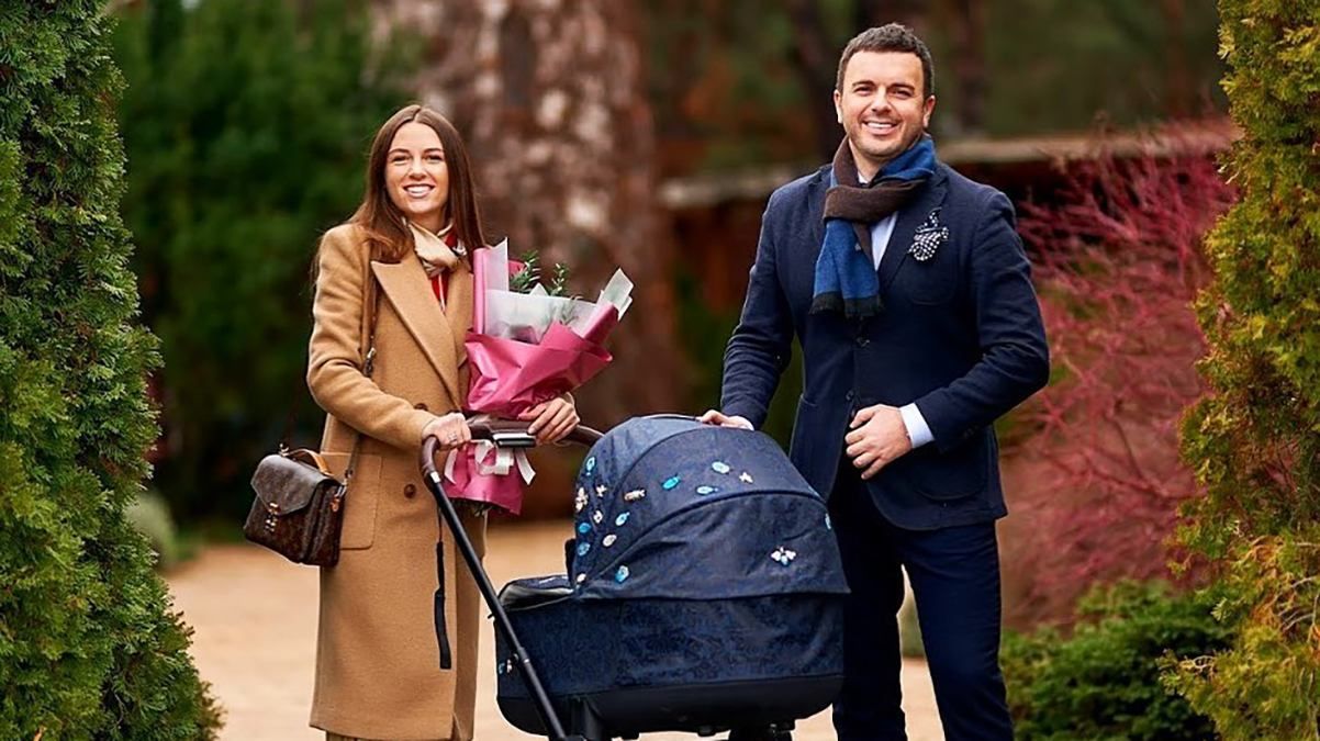 Семья Григория Решетника покорила милыми новогодними фото Семья Григория Решетника покорила милыми новогодними фото