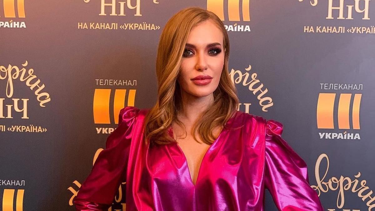 Слава Каминская захватила образом в мини-платье и ботфортах: фото Слава Каминская захватила образом в мини-платье и ботфортах: фото