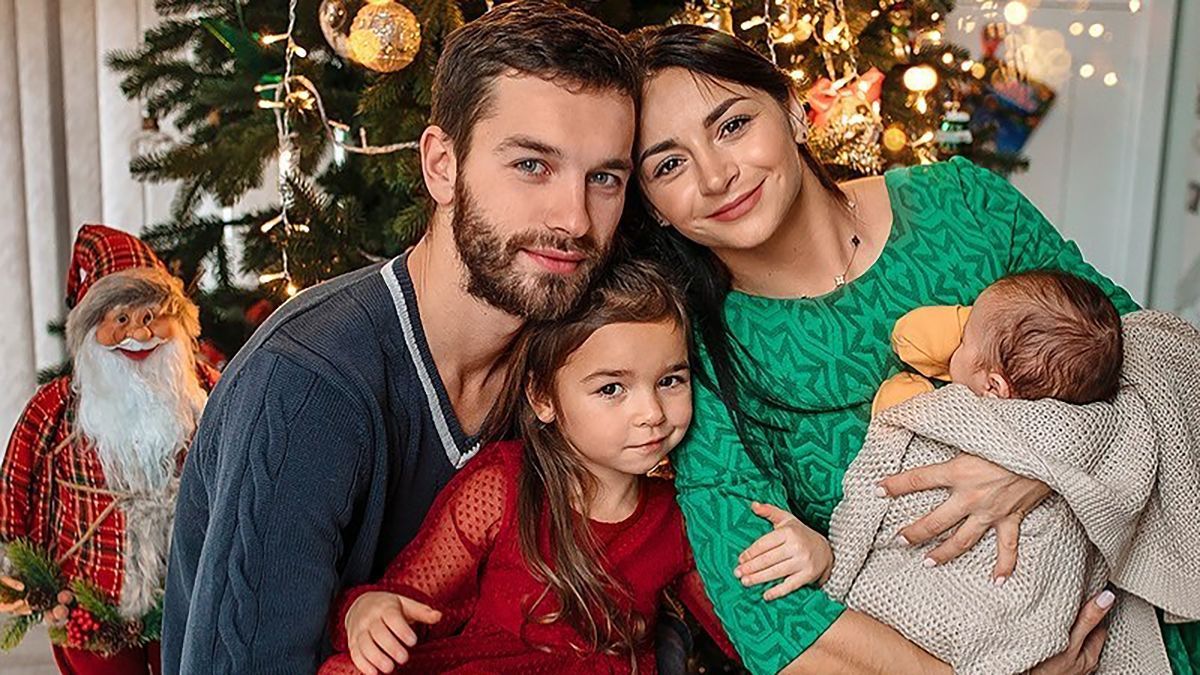 Илона Гвоздева очаровала семейной фотосессией с двухмесячным сыном