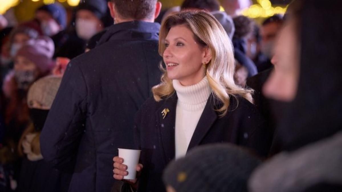 Елена Зеленская поздравила украинский с наступающим Новым Годом Елена Зеленская поздравила украинский с наступающим Новым Годом