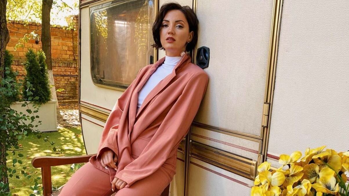 Оля Цибульська вразила сміливим образом у рожевому вбранні: фото Оля Цибульська вразила сміливим образом у рожевому вбранні: фото