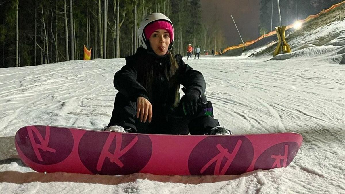 Ксенія Мішина поділилась фото, де катається на сноуборді