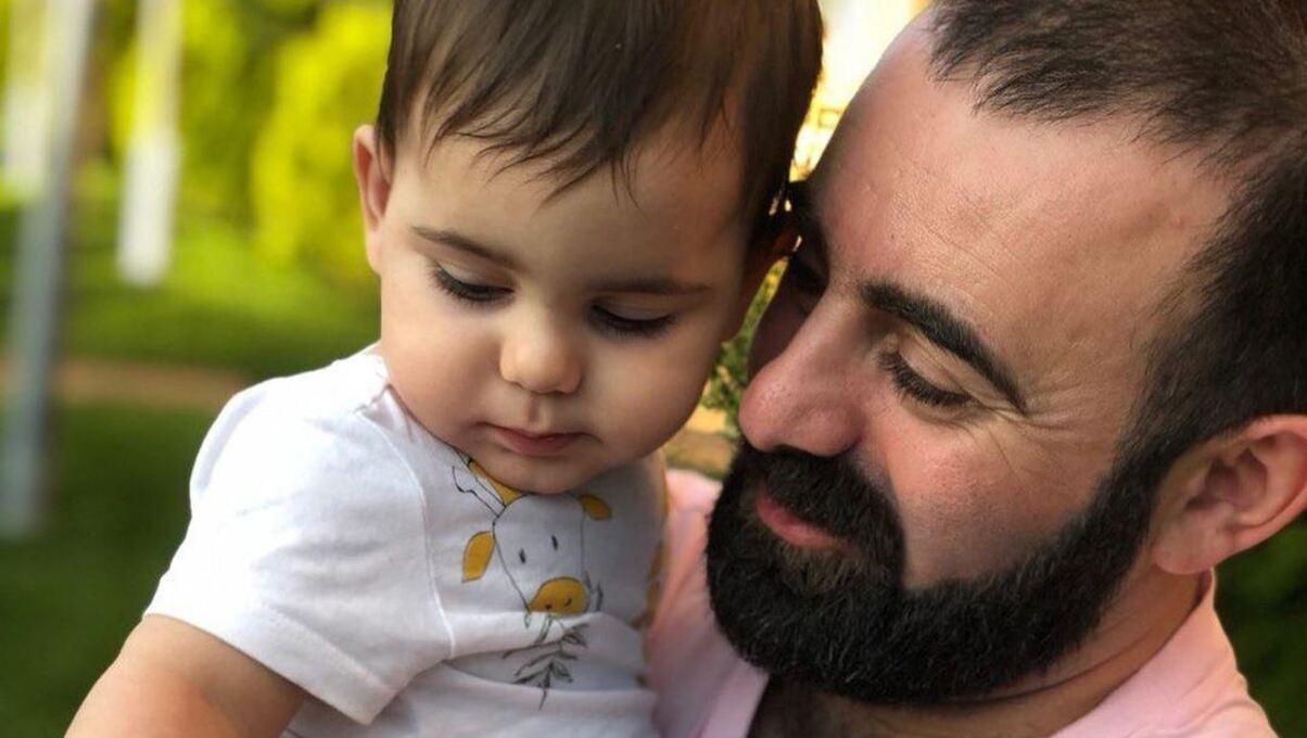 Сын Арама Арзуманяна сделал первые шаги: трогательное видео Сын Арама Арзуманяна сделал первые шаги: трогательное видео