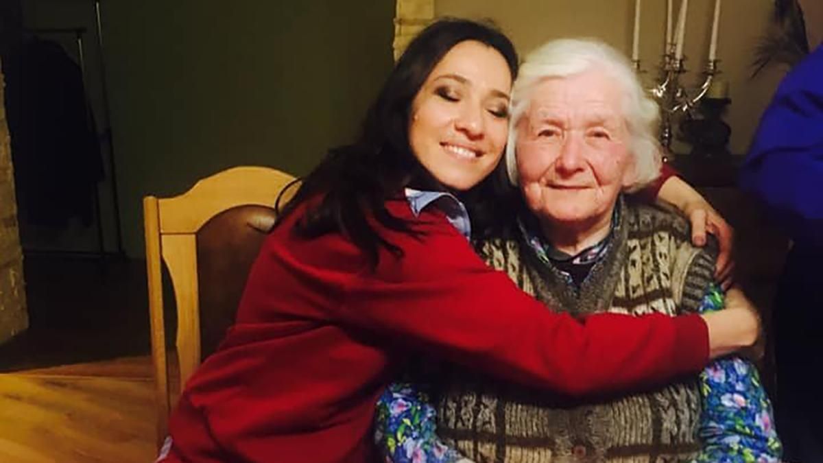 Наталка Карпа показала забавные видео с покойной бабушкой Наталка Карпа показала забавные видео с покойной бабушкой