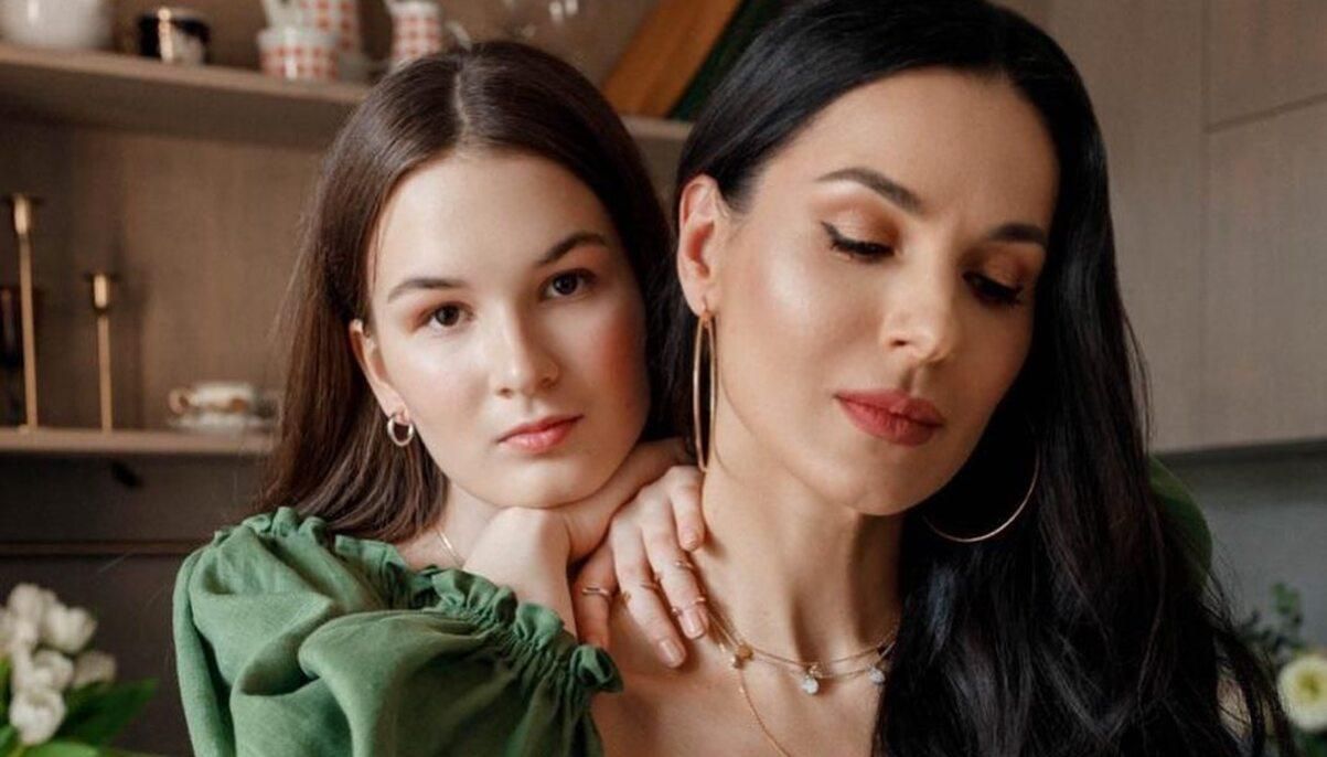 Маша Ефросинина расплакалась при упоминании о дочери: фото Маша Ефросинина расплакалась при упоминании о дочери: фото