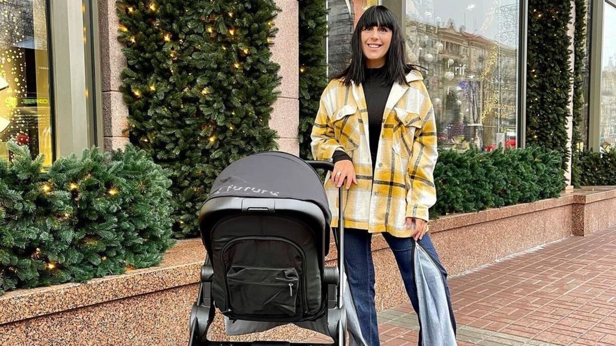 В стильном образе: Джамала поделилась фотографиями с прогулки с сыном В стильном образе: Джамала поделилась фотографиями с прогулки с сыном