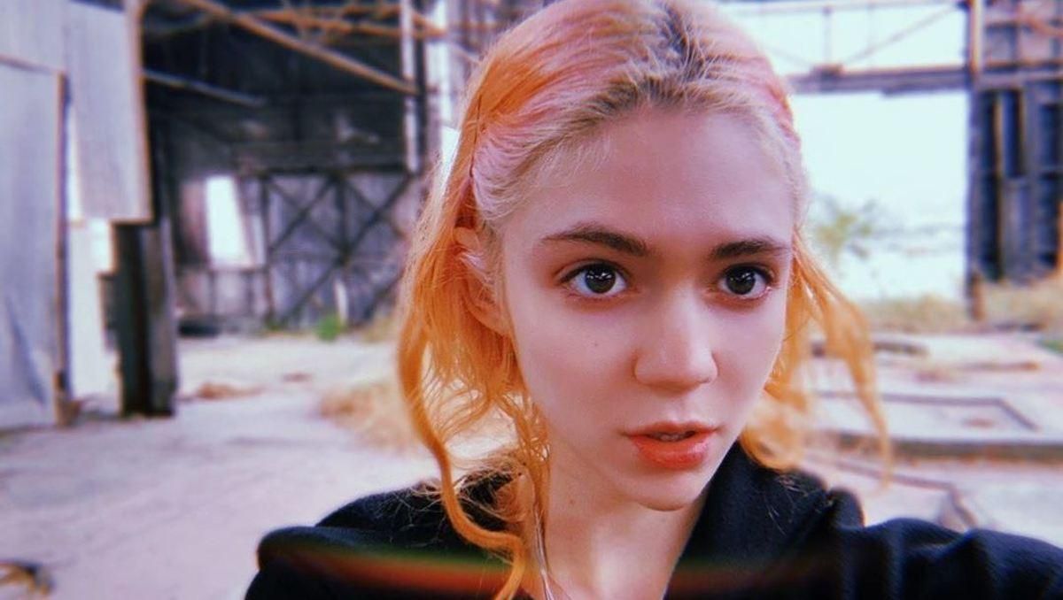 Дівчина Ілона Маска Grimes захворіла на коронавірус Дівчина Ілона Маска Grimes захворіла на коронавірус