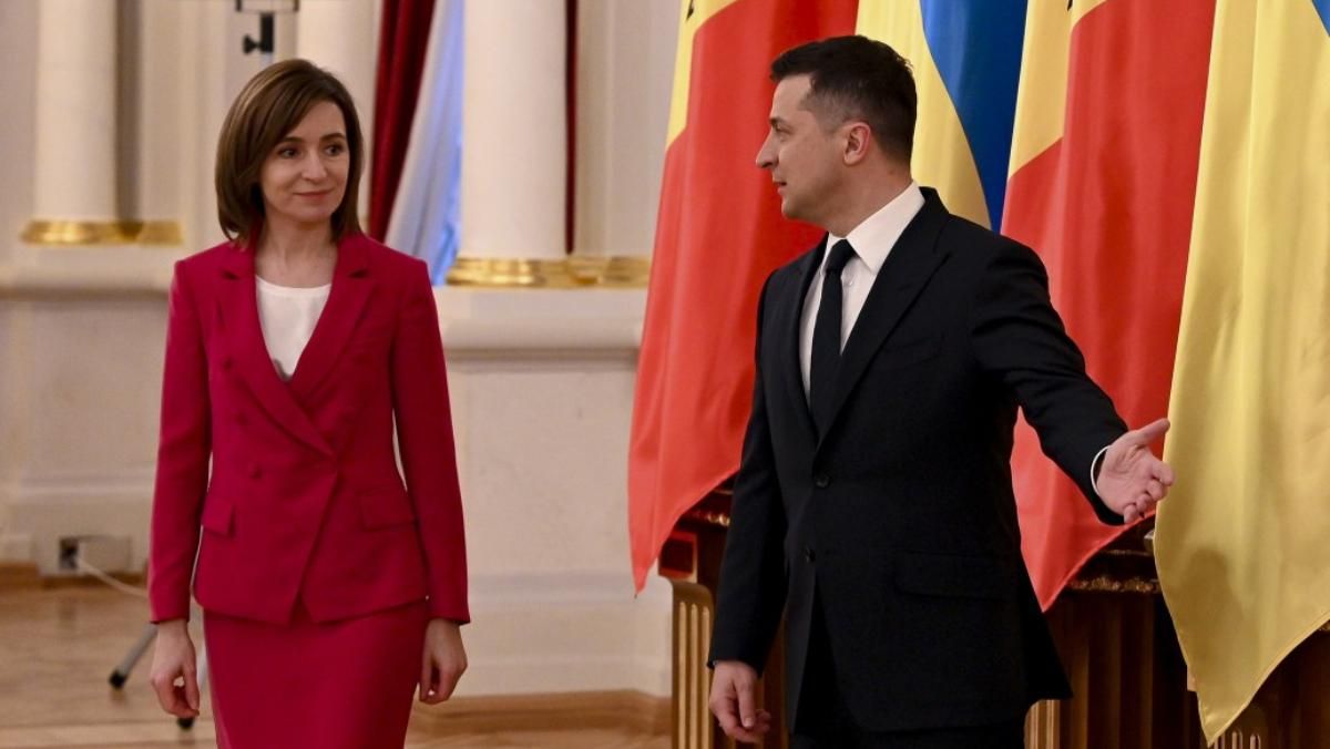 Стильний образ президента Молдови Майї Санду в Україні