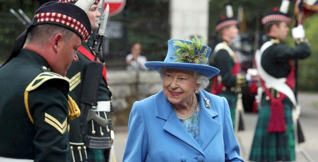 Военный парад и приезд принца Гарри: как пройдет празднование 95-летия Елизаветы II