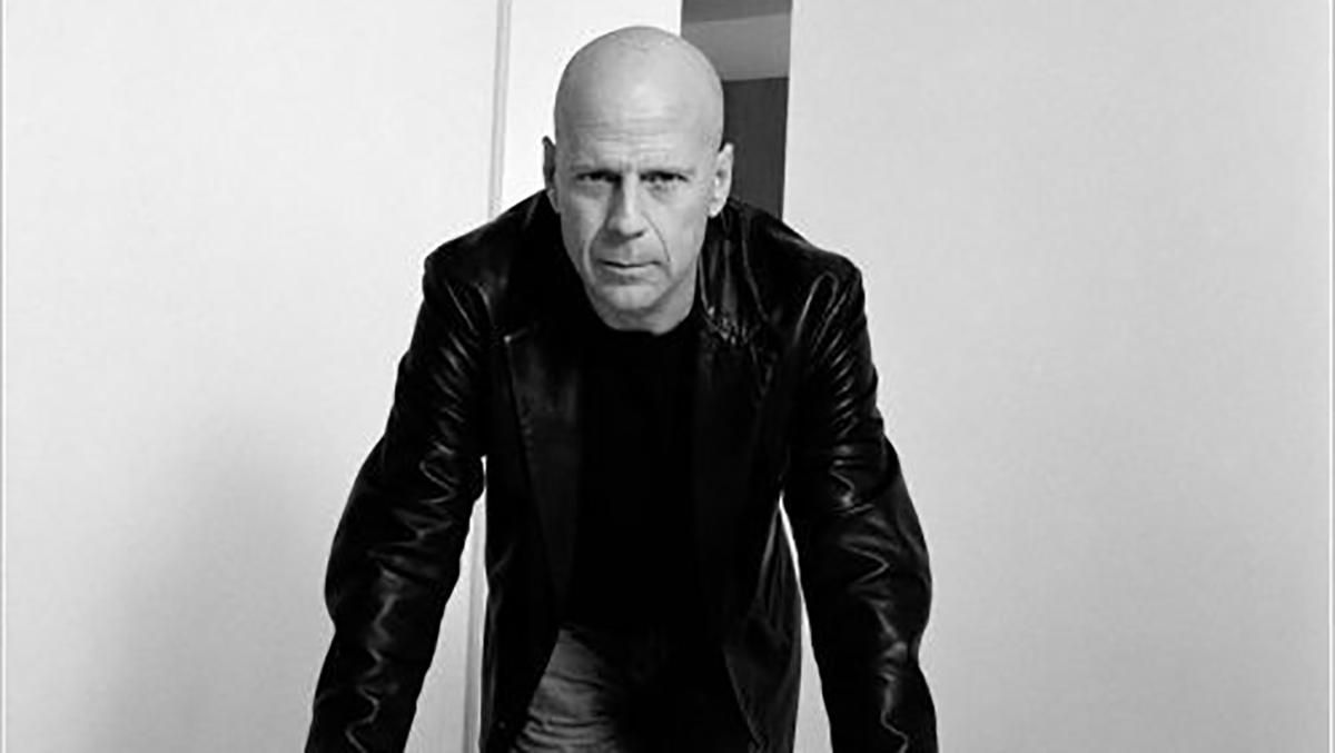 Брюса Вілліса вигнали з магазину через відмову одягати маску Брюса Вілліса вигнали з магазину через відмову одягати маску