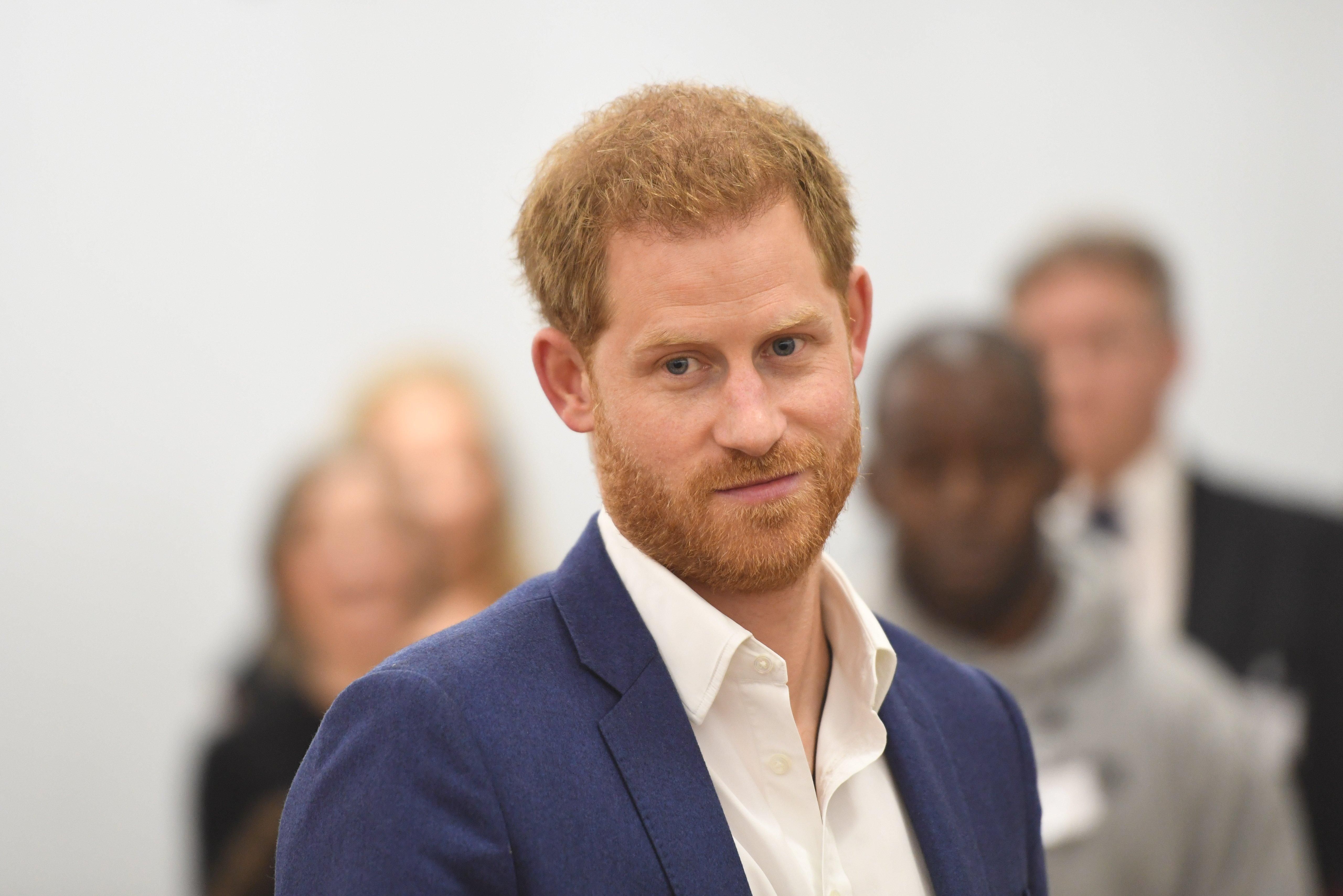 Принц Гаррі відпустив хвостик: як виглядає королівський нащадок
