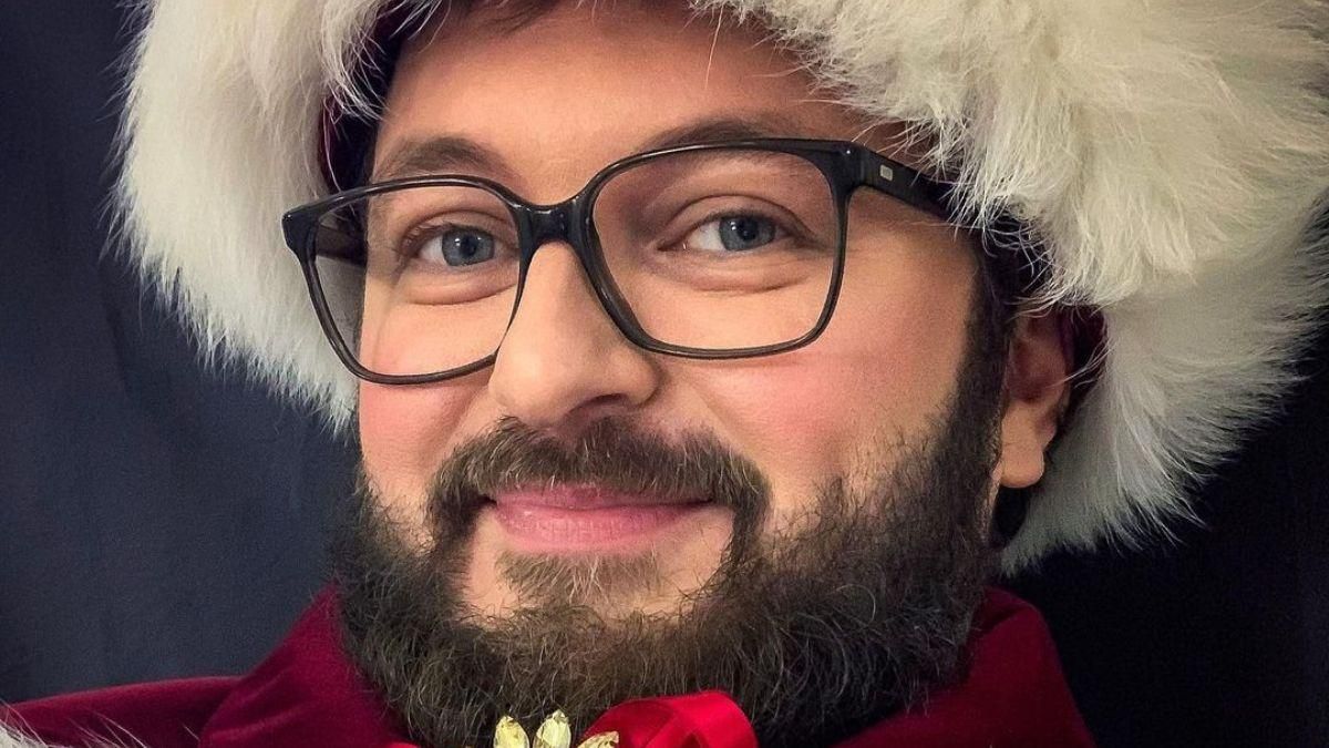 Дзидзьо засеял и поздравил поклонников с праздником: видео Дзидзьо засеял и поздравил поклонников с праздником: видео