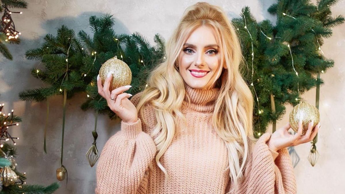 Ірина Федишин привітала шанувальників зі святом: фото Ірина Федишин привітала шанувальників зі святом: фото