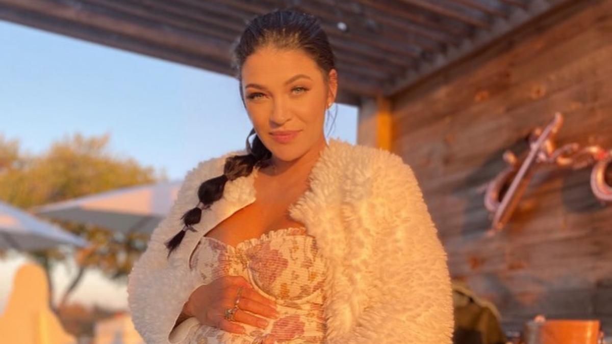 Джессіка Зор вперше стала мамою Джессіка Зор вперше стала мамою