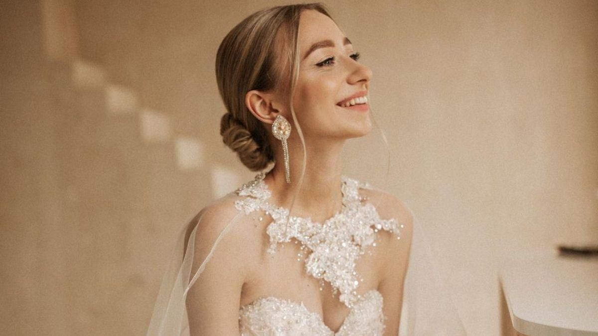 Молодая жена Виктора Павлика назвала новую дату свадьбы Молодая жена Виктора Павлика назвала новую дату свадьбы