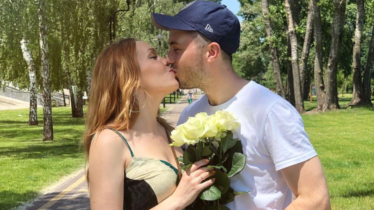 Alyosha показала редкое фото с мужем Alyosha показала редкое фото с мужем