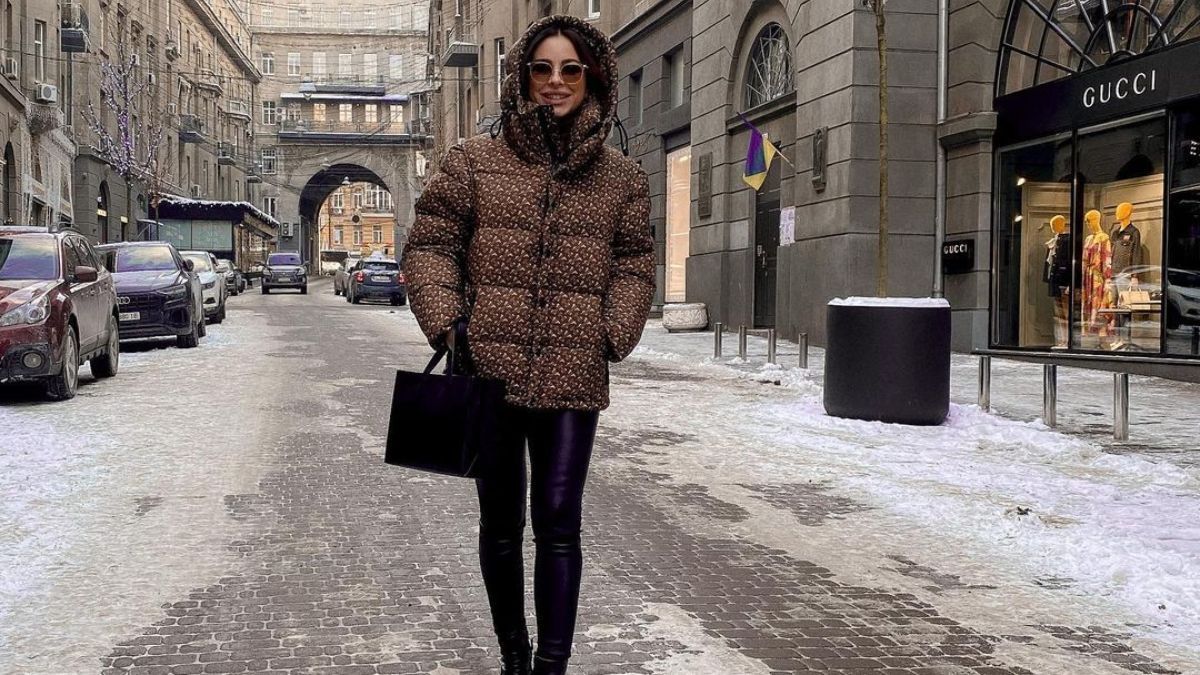 Ани Лорак приехала в Киев: фото и видео с прогулки по улицам столицы Ани Лорак приехала в Киев: фото и видео с прогулки по улицам столицы