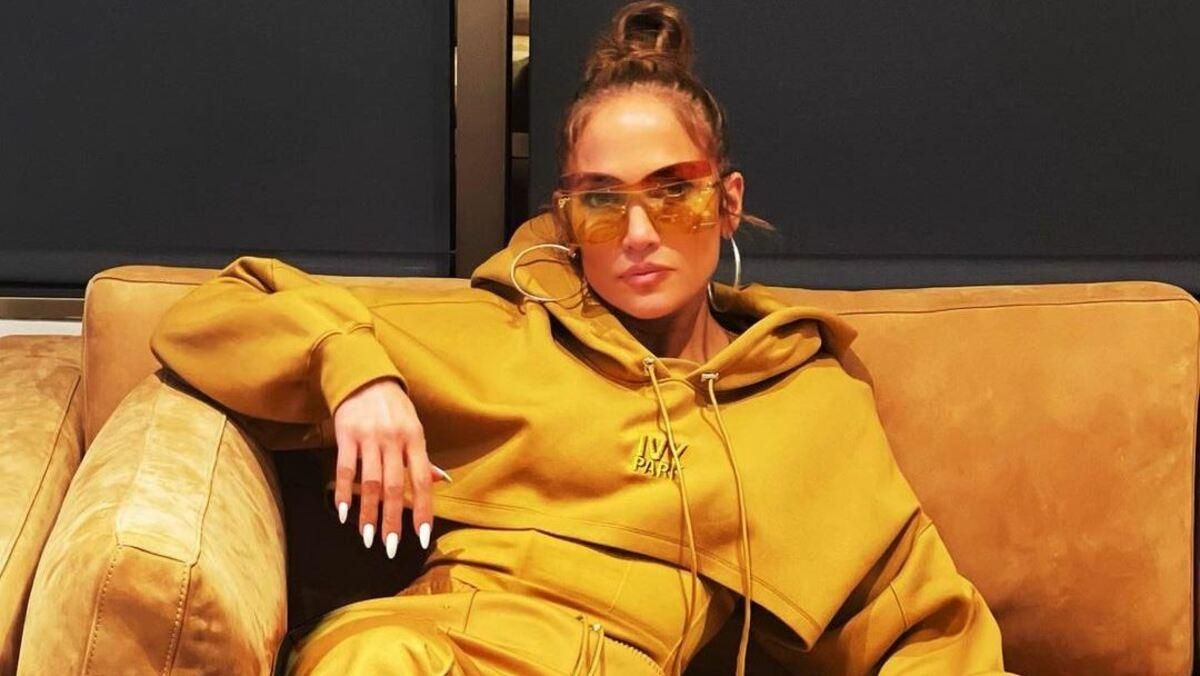 Дженнифер Лопес обвинили в злоупотреблении ботоксом: резкий ответ Дженнифер Лопес обвинили в злоупотреблении ботоксом: резкий ответ