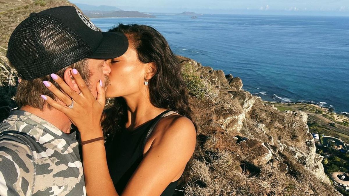 Модель Victoria's Secret Келлі Гейл заручилася Модель Victoria's Secret Келлі Гейл заручилася