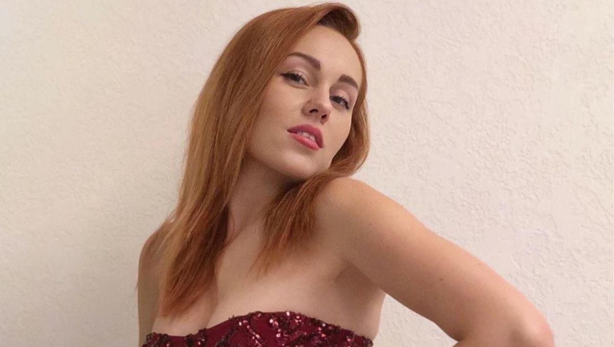 Alyosha поделилась новым солнечным фото с отдыха Alyosha поделилась новым солнечным фото с отдыха