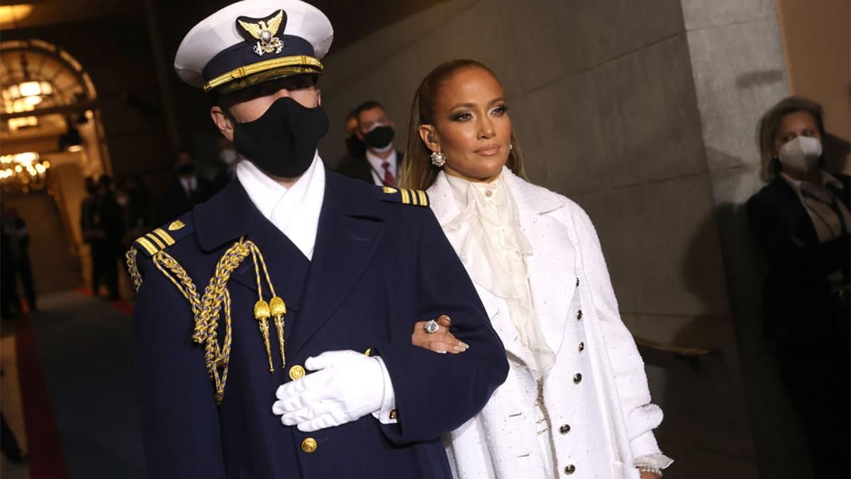 Дженнифер Лопес выступила на инаугурации Байдена: фото и видео Дженнифер Лопес выступила на инаугурации Байдена: фото и видео