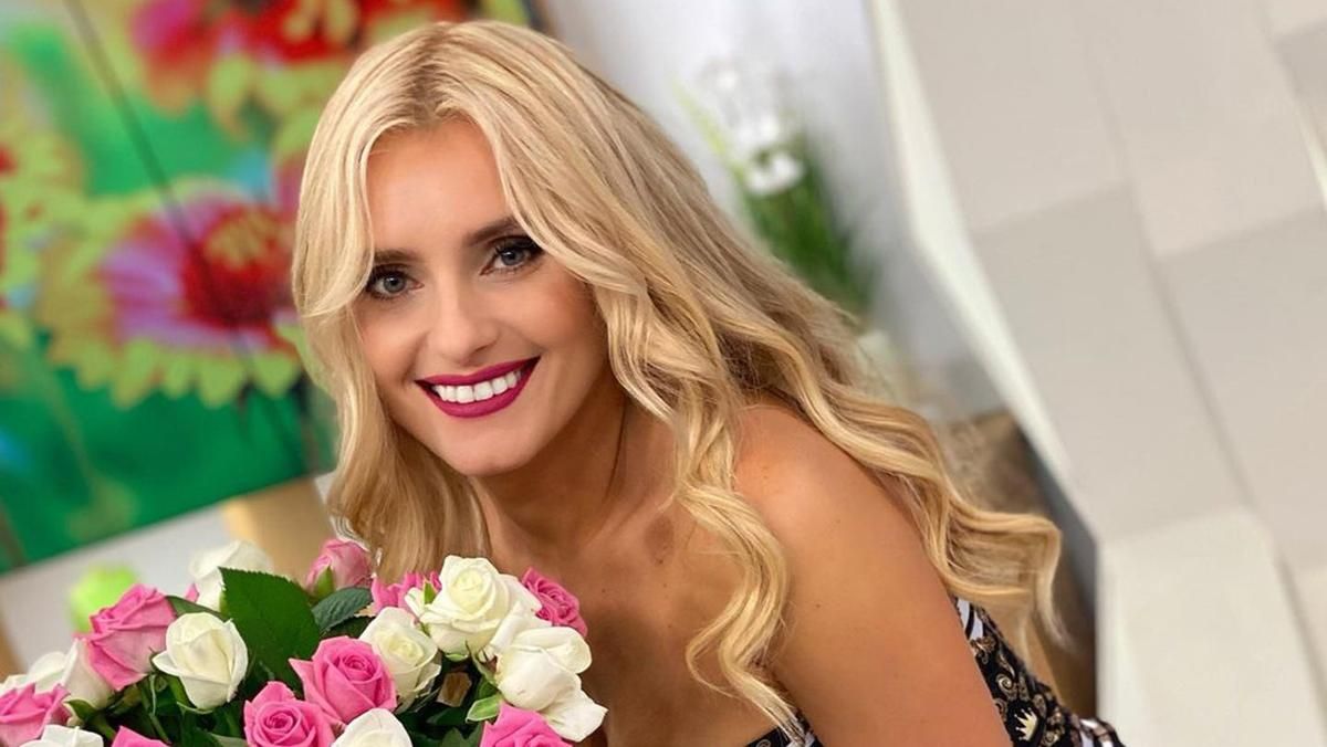 Ирина Федишин свалилась с каблуков на сцене: курьезное видео Ирина Федишин свалилась с каблуков на сцене: курьезное видео