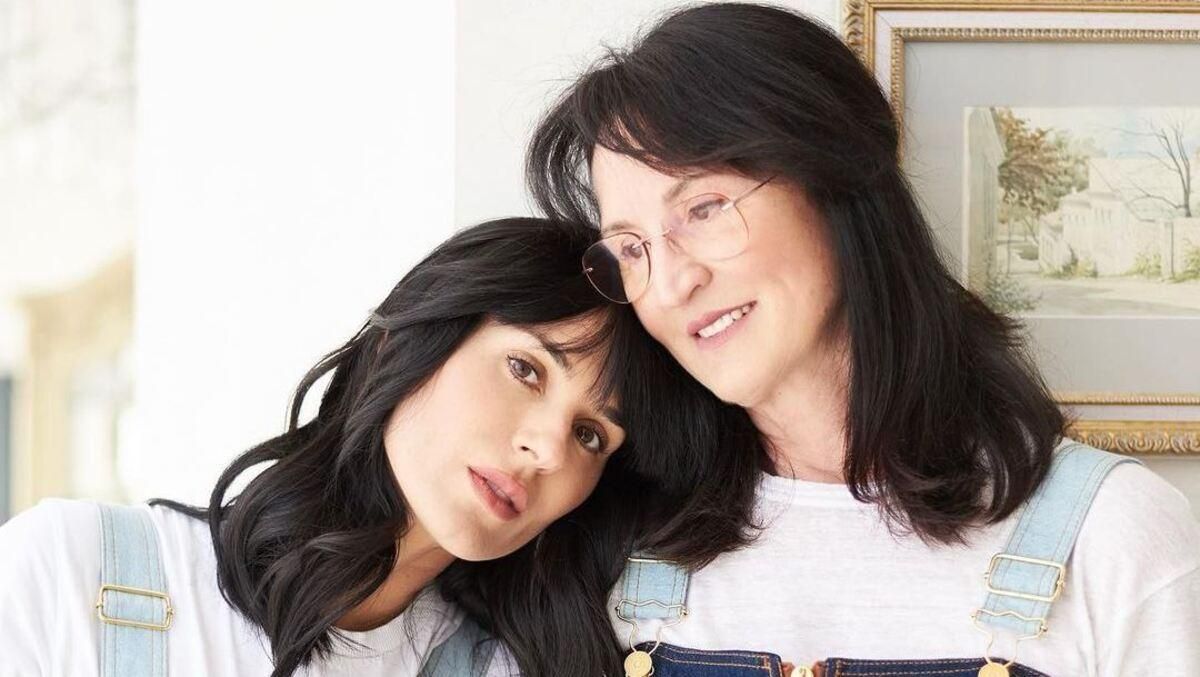 Маша Ефросинина чувственно поздравила маму с днем рождения: фото Маша Ефросинина чувственно поздравила маму с днем рождения: фото