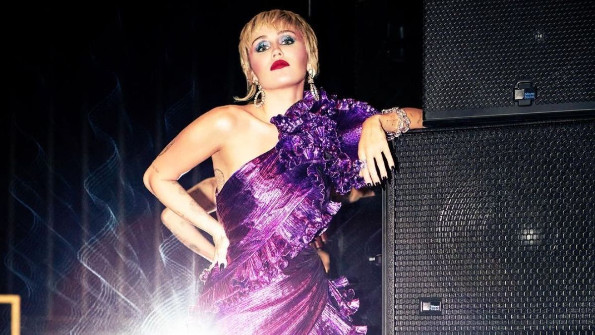 Майлі Сайрус виступить на Супербоулі-2021 Майлі Сайрус виступить на Супербоулі-2021