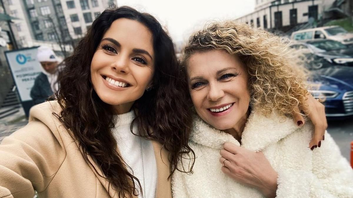 Після смерті батька: Настя Каменських показала фото з мамою Після смерті батька: Настя Каменських показала фото з мамою