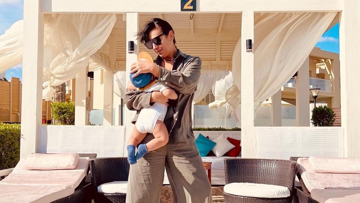 Джамала отдыхает в Египте с младшим сыном: трогательные фото Джамала отдыхает в Египте с младшим сыном: трогательные фото