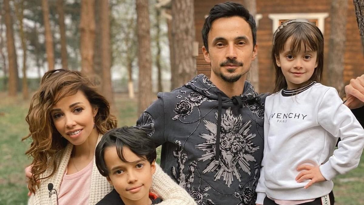 Екатерина Кухар покорила семейным фото с Мальдив Екатерина Кухар покорила семейным фото с Мальдив