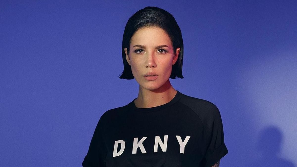 Співачка Холзі вагітна первістком: фото з округлим животом Співачка Холзі вагітна первістком: фото з округлим животом